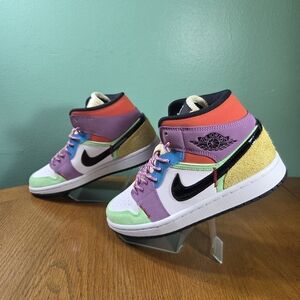 Air Jordan 1 Mid SE Multi-Color (CW1140-100) Women's Size 7 New Without Box